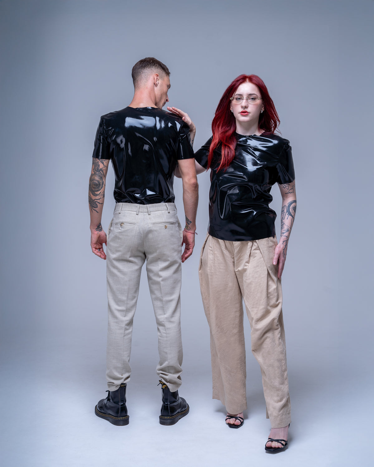 Set aus Unisex-Latex-T-Shirt und mikroperforierter Pussy-Maske