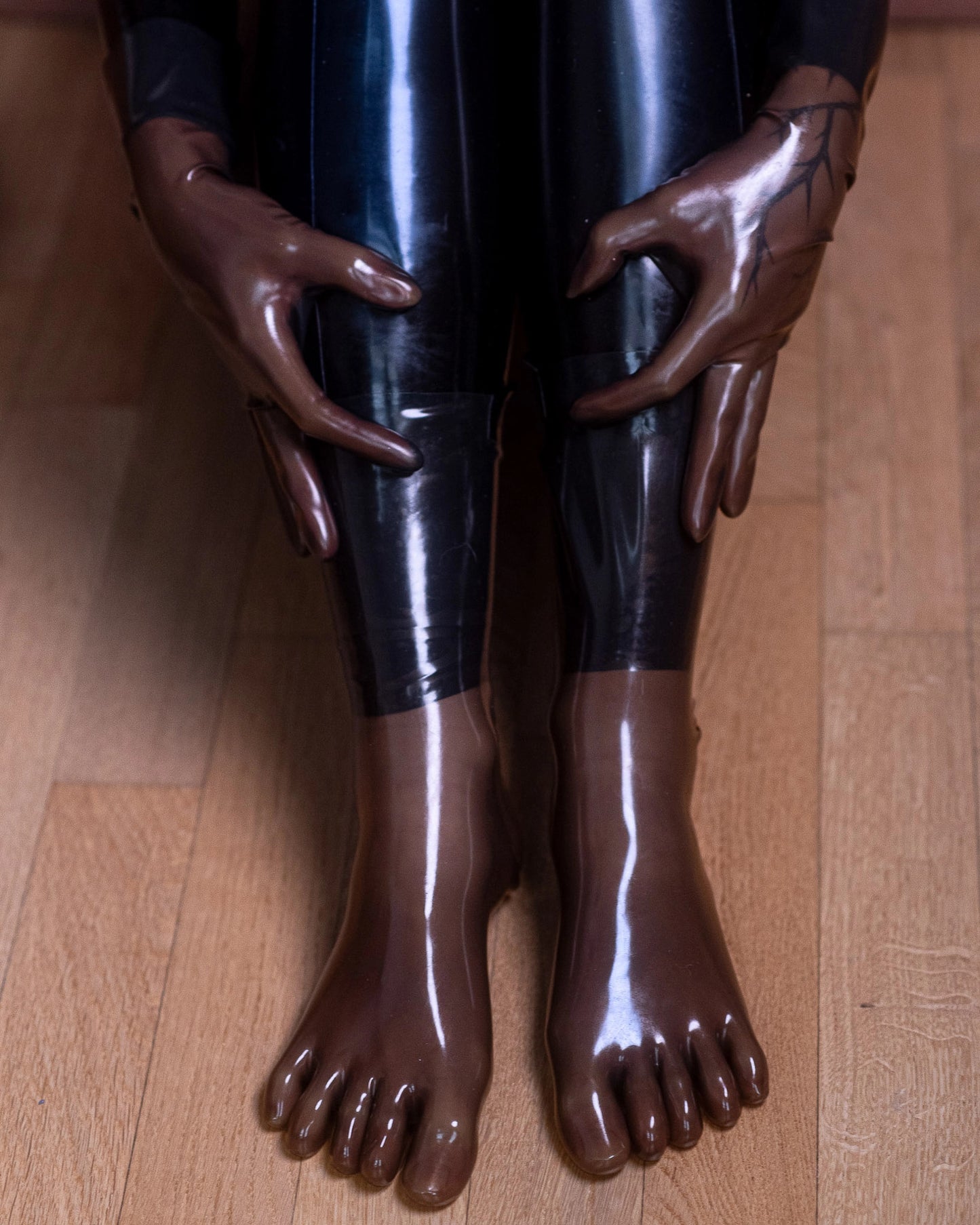 Bundle Smoke Latex Gloves + Toe Socks
